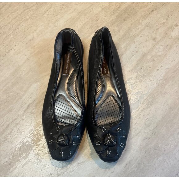 Adrienne Vittadini Black Leather Womens Flats 8M With Floral Toe Detail - Picture 1 of 11